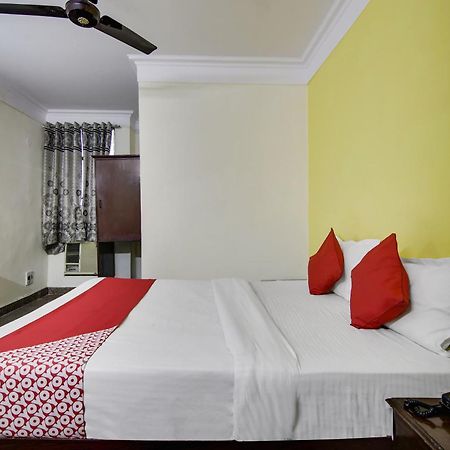 Hotel O Sunshine Palace Delhi  Exterior photo