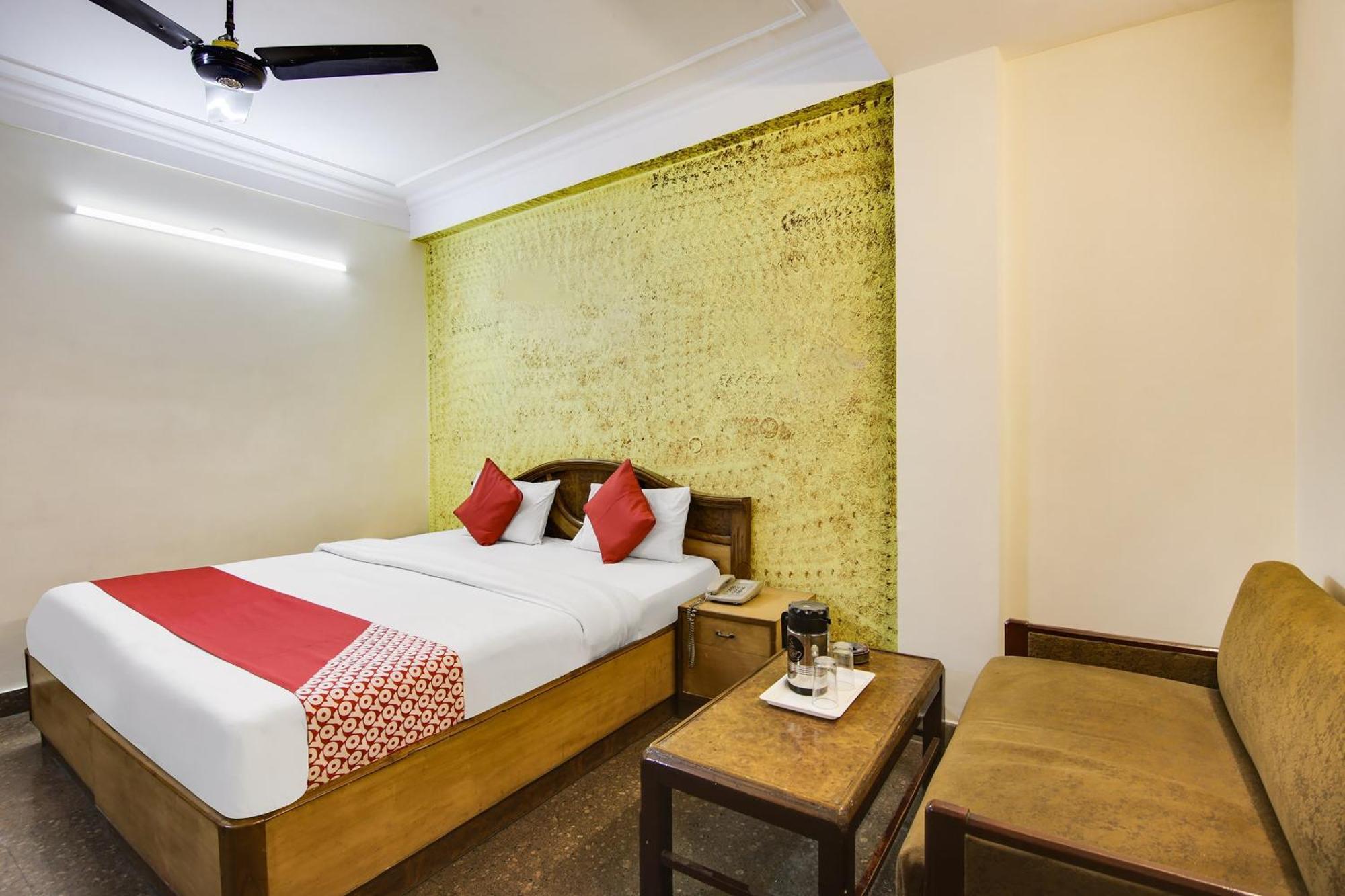 Hotel O Sunshine Palace Delhi  Exterior photo