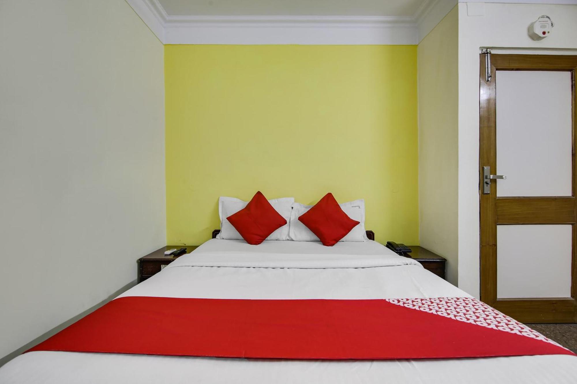 Hotel O Sunshine Palace Delhi  Exterior photo