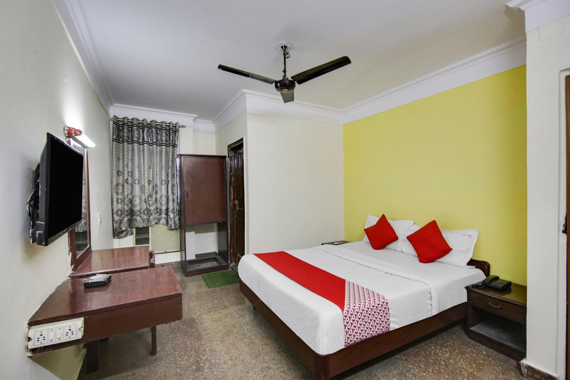 Hotel O Sunshine Palace Delhi  Exterior photo