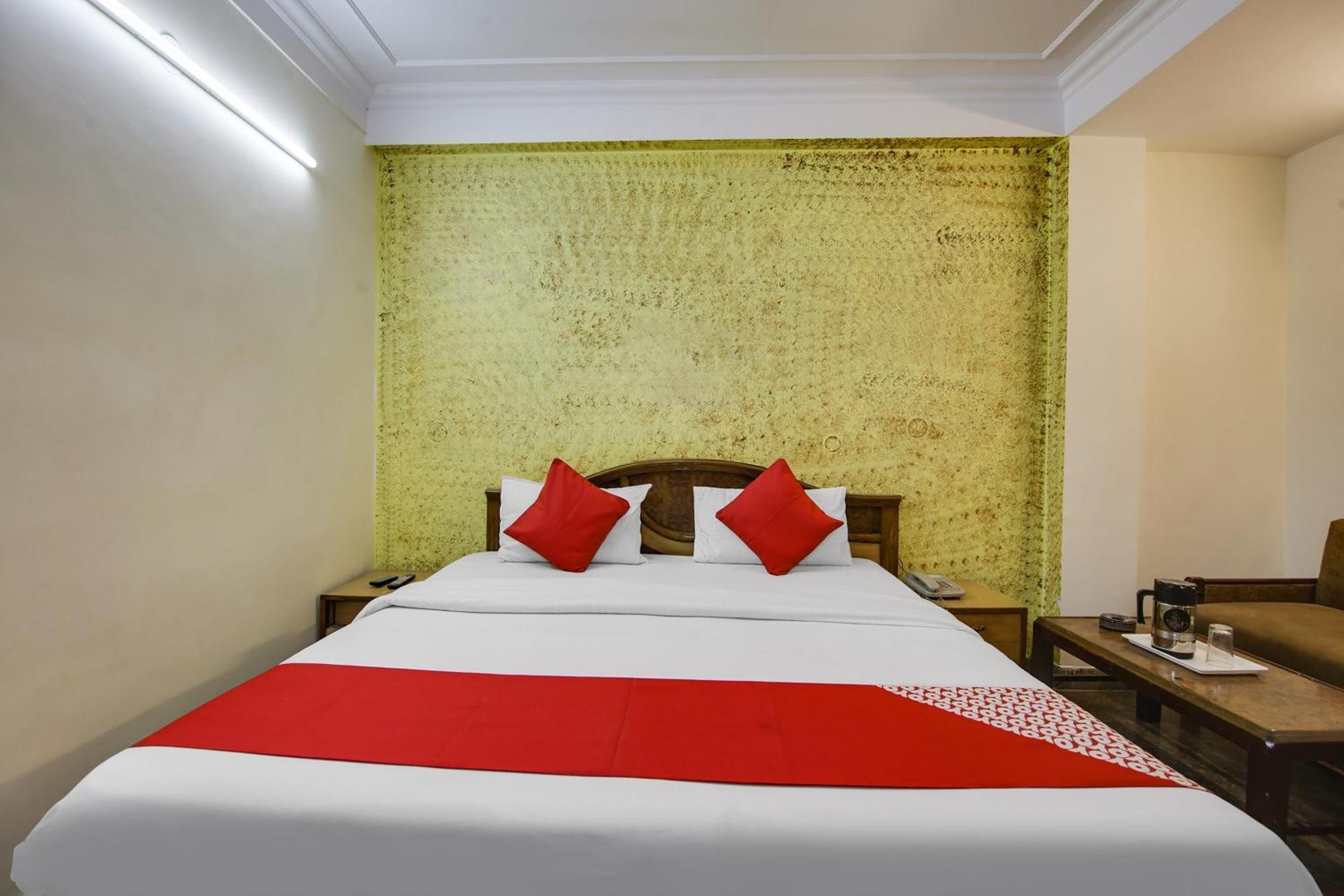 Hotel O Sunshine Palace Delhi  Exterior photo